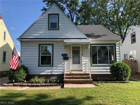 8211 Covington Ave, Parma, OH 44129 photo 1