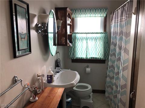 8211 Covington Ave, Parma, OH 44129 photo 14