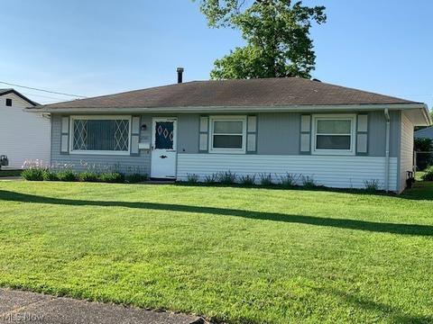 2021 E 39th St, Lorain, OH 44055 photo 1