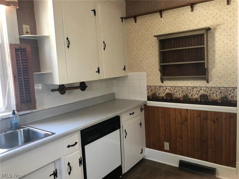 759 Main E, Barnesville, OH 43713 photo 13