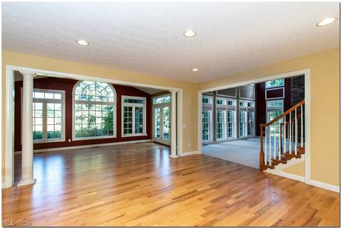 7482 Capilano Dr, Solon, OH 44139 photo 10
