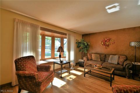 5683 Rangeview Dr, Seven Hills, OH 44131 photo 7