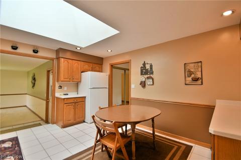 5683 Rangeview Dr, Seven Hills, OH 44131 photo 4