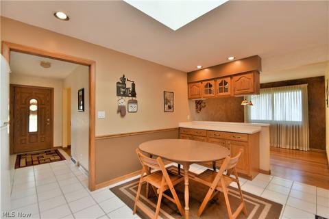 5683 Rangeview Dr, Seven Hills, OH 44131 photo 5