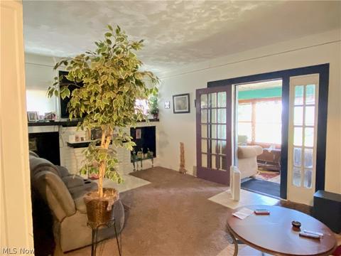 812 Work Dr, Akron, OH 44320 photo 4