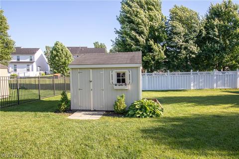 131 Stonepointe Dr, Berea, OH 44017 photo 31
