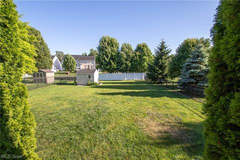 131 Stonepointe Dr, Berea, OH 44017 photo 33