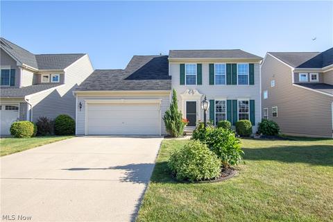 131 Stonepointe Dr, Berea, OH 44017 photo 1