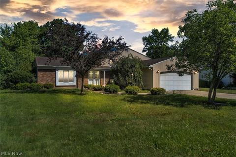 8564 Usher Rd, Olmsted Twp, OH 44138 photo 3