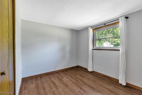 8564 Usher Rd, Olmsted Twp, OH 44138 photo 16