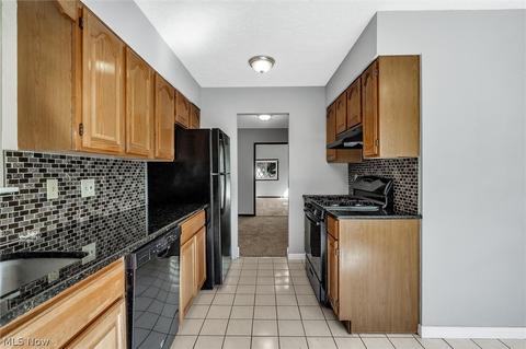 8564 Usher Rd, Olmsted Twp, OH 44138 photo 12