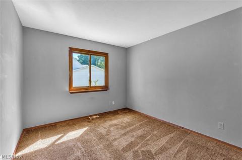 8564 Usher Rd, Olmsted Twp, OH 44138 photo 19
