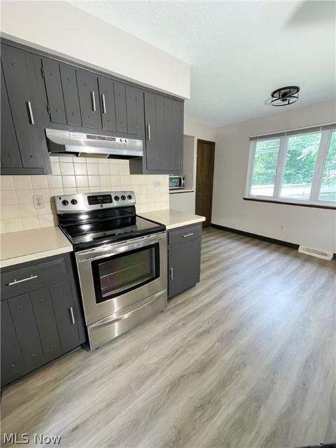 2480 Rockefeller Rd, Wickliffe, OH 44092 photo 5