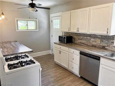 408 Maplewood Ave, Struthers, OH 44471 photo 9