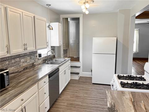 408 Maplewood Ave, Struthers, OH 44471 photo 11