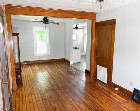 408 Maplewood Ave, Struthers, OH 44471 photo 3