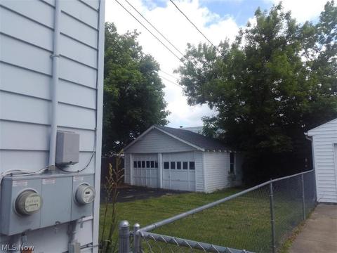 8002 Jameson Rd, Parma, OH 44129 photo 24