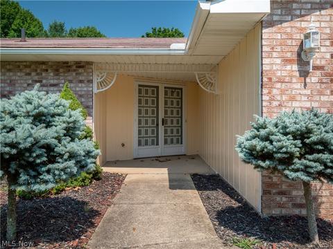 256 Crestview Dr, Elyria, OH 44035 photo 6