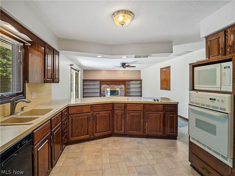 256 Crestview Dr, Elyria, OH 44035 photo 13