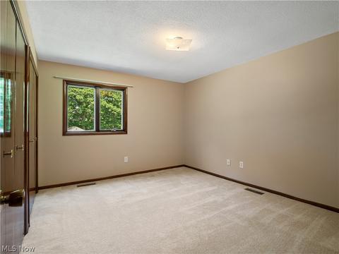 256 Crestview Dr, Elyria, OH 44035 photo 23