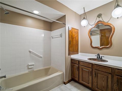 256 Crestview Dr, Elyria, OH 44035 photo 24