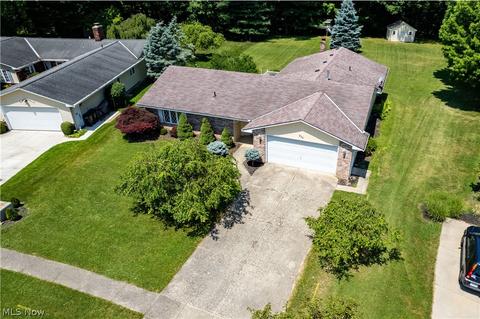 256 Crestview Dr, Elyria, OH 44035 photo 3