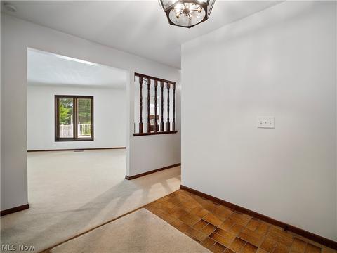 256 Crestview Dr, Elyria, OH 44035 photo 7