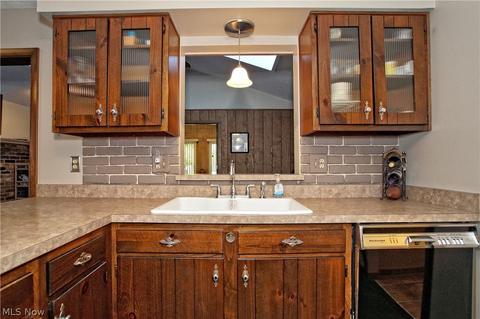 39 Nokomis Dr, Timberlake, OH 44095 photo 12