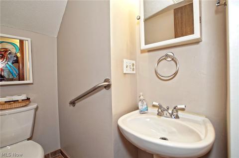 39 Nokomis Dr, Timberlake, OH 44095 photo 19