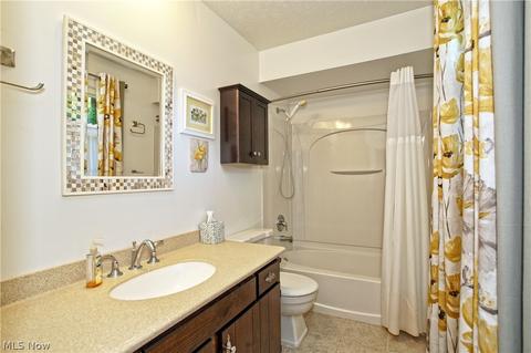 39 Nokomis Dr, Timberlake, OH 44095 photo 25