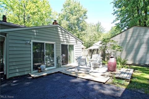 39 Nokomis Dr, Timberlake, OH 44095 photo 6