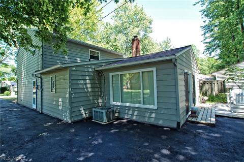 39 Nokomis Dr, Timberlake, OH 44095 photo 5
