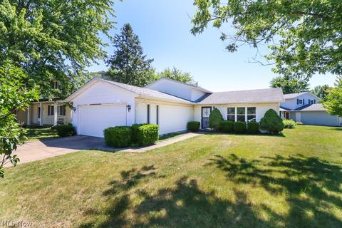 152 Valley Forge Cir, Elyria, OH 44035 photo 1