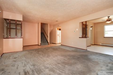 152 Valley Forge Cir, Elyria, OH 44035 photo 3