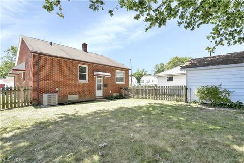 84 Hamilton St, Berea, OH 44017 photo 9