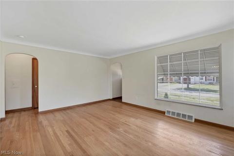 84 Hamilton St, Berea, OH 44017 photo 12