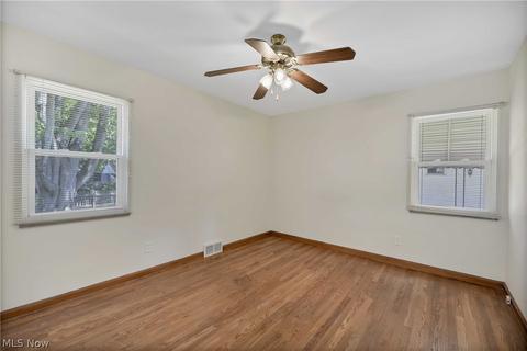 84 Hamilton St, Berea, OH 44017 photo 4