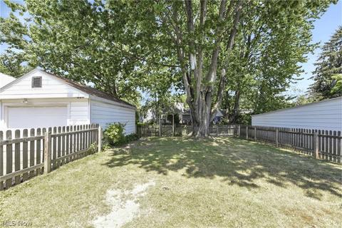 84 Hamilton St, Berea, OH 44017 photo 5
