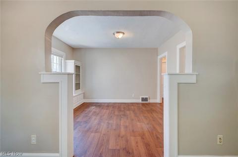 5706 Morningside Dr, Parma, OH 44129 photo 11