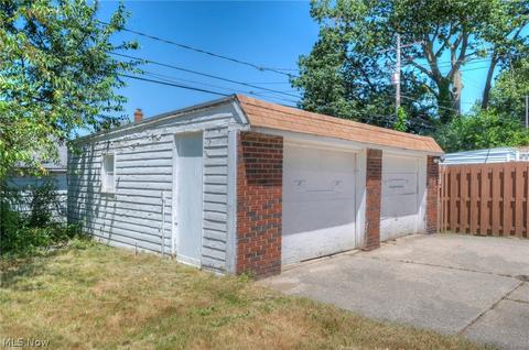 5706 Morningside Dr, Parma, OH 44129 photo 5