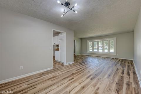 8011 Garnet Ave NE, Canton, OH 44721 photo 13