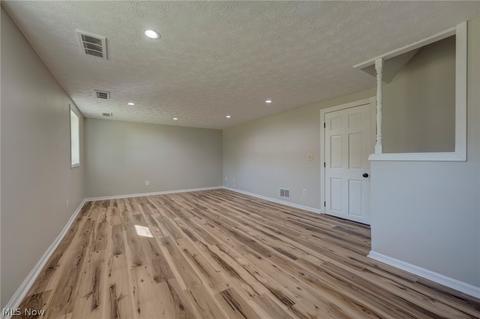 8011 Garnet Ave NE, Canton, OH 44721 photo 22