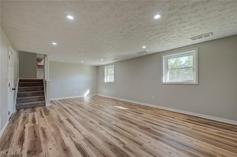 8011 Garnet Ave NE, Canton, OH 44721 photo 23