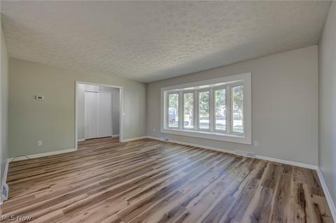 8011 Garnet Ave NE, Canton, OH 44721 photo 11