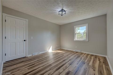 8011 Garnet Ave NE, Canton, OH 44721 photo 18