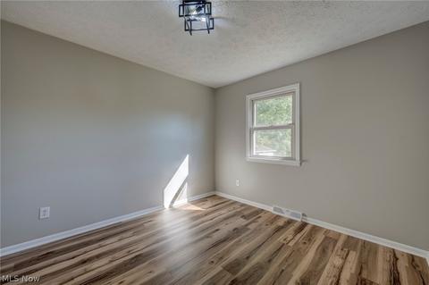 8011 Garnet Ave NE, Canton, OH 44721 photo 19
