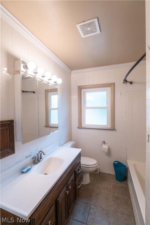 681 Longfellow Dr, Berea, OH 44017 photo 7