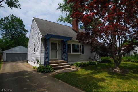 681 Longfellow Dr, Berea, OH 44017 photo 1