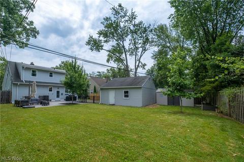 681 Longfellow Dr, Berea, OH 44017 photo 16