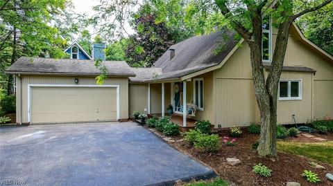 392 Bent Tree Dr, Aurora, OH 44202 photo 2